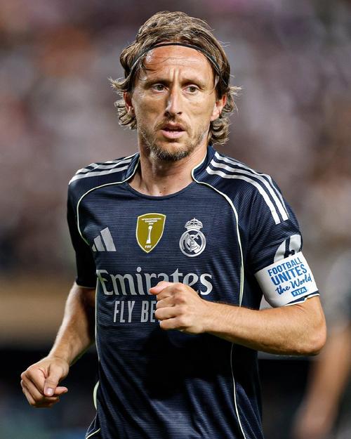 帅白龙罗超连KO四将，勇夺全国自由搏击75公斤级冠军！